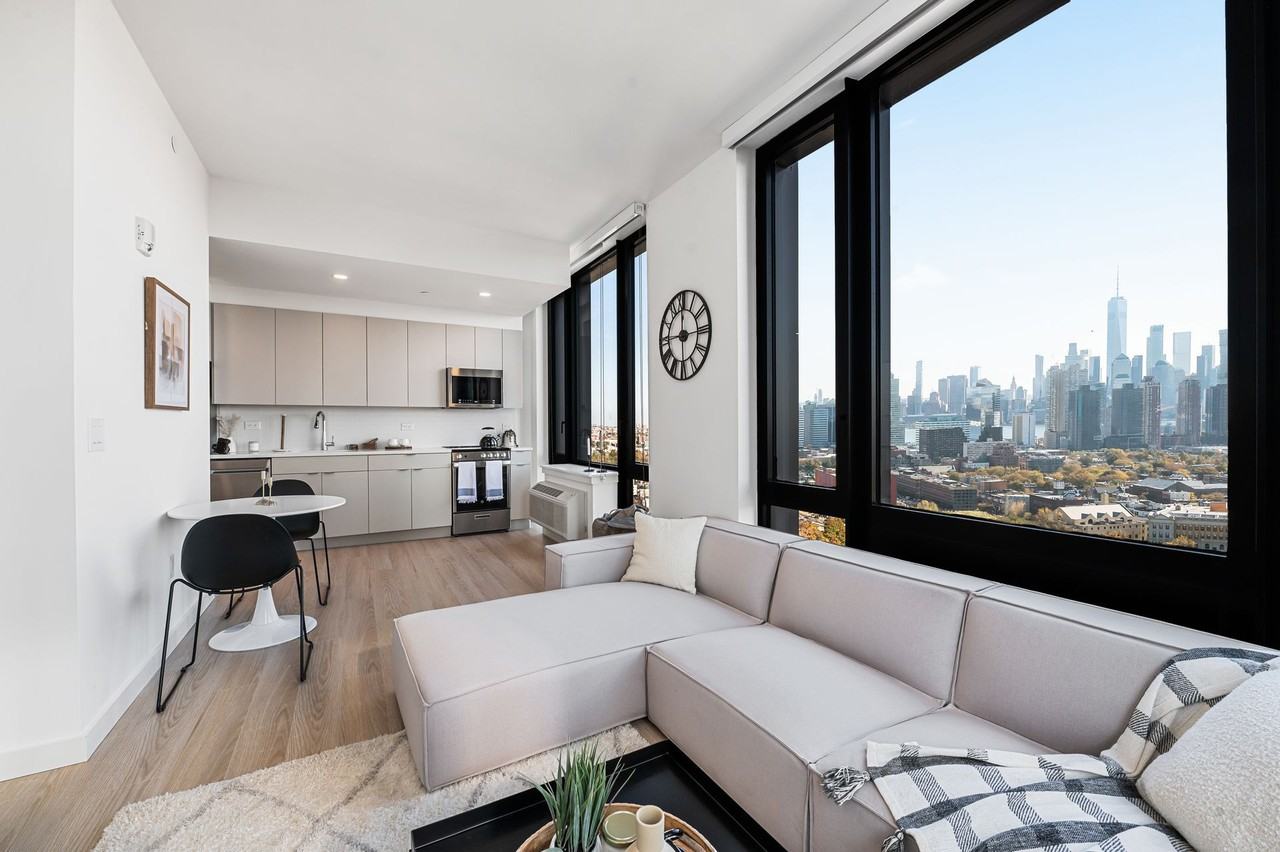 CMPND 26 Van Reipen - Photo 2 of 50