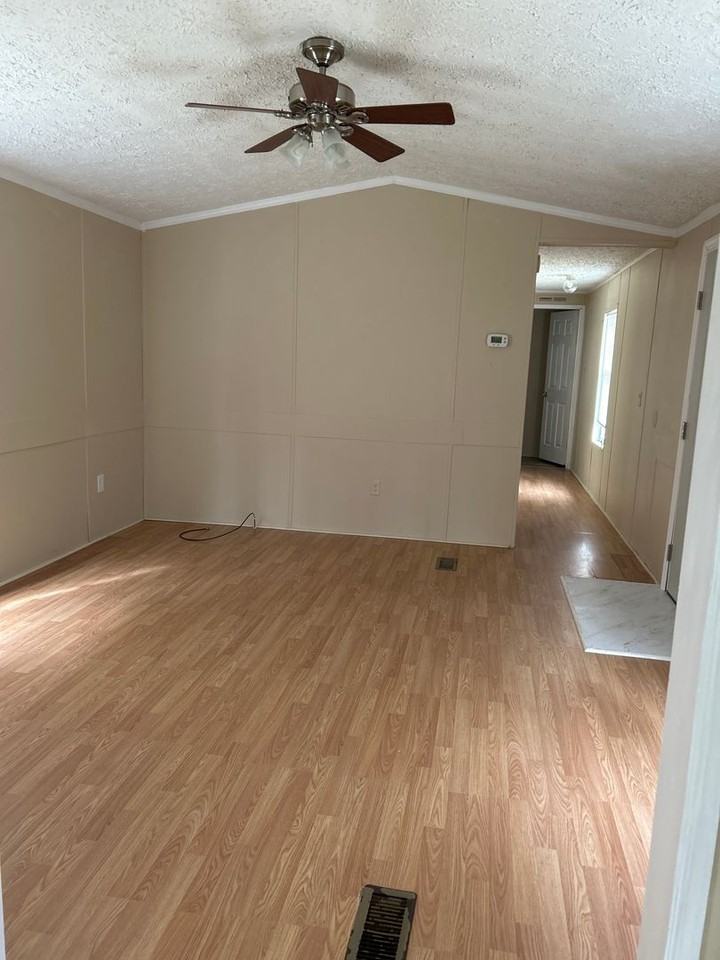 209 Mcqueen St - Photo 6 of 14