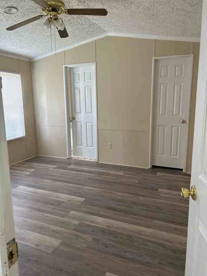 209 Mcqueen St - Photo 7 of 14