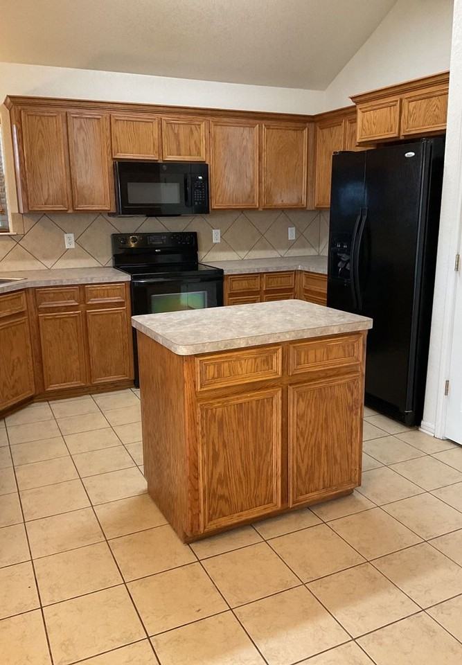 3703 Republic Of Texas Dr - Photo 3 of 31