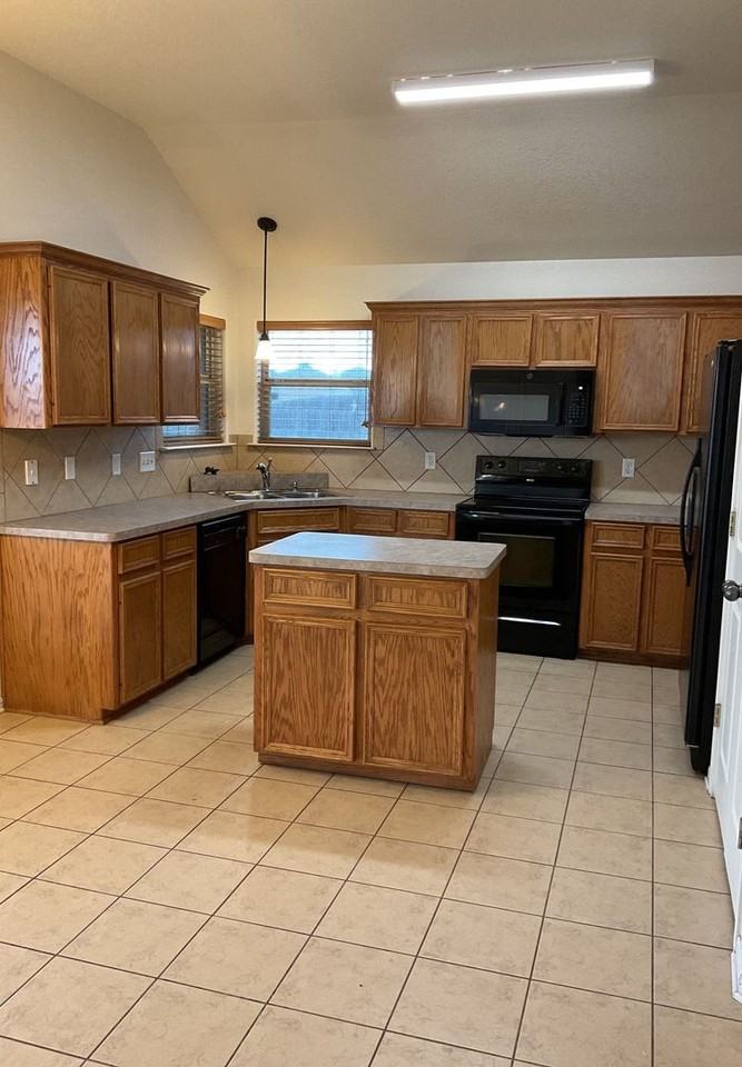 3703 Republic Of Texas Dr - Photo 5 of 31