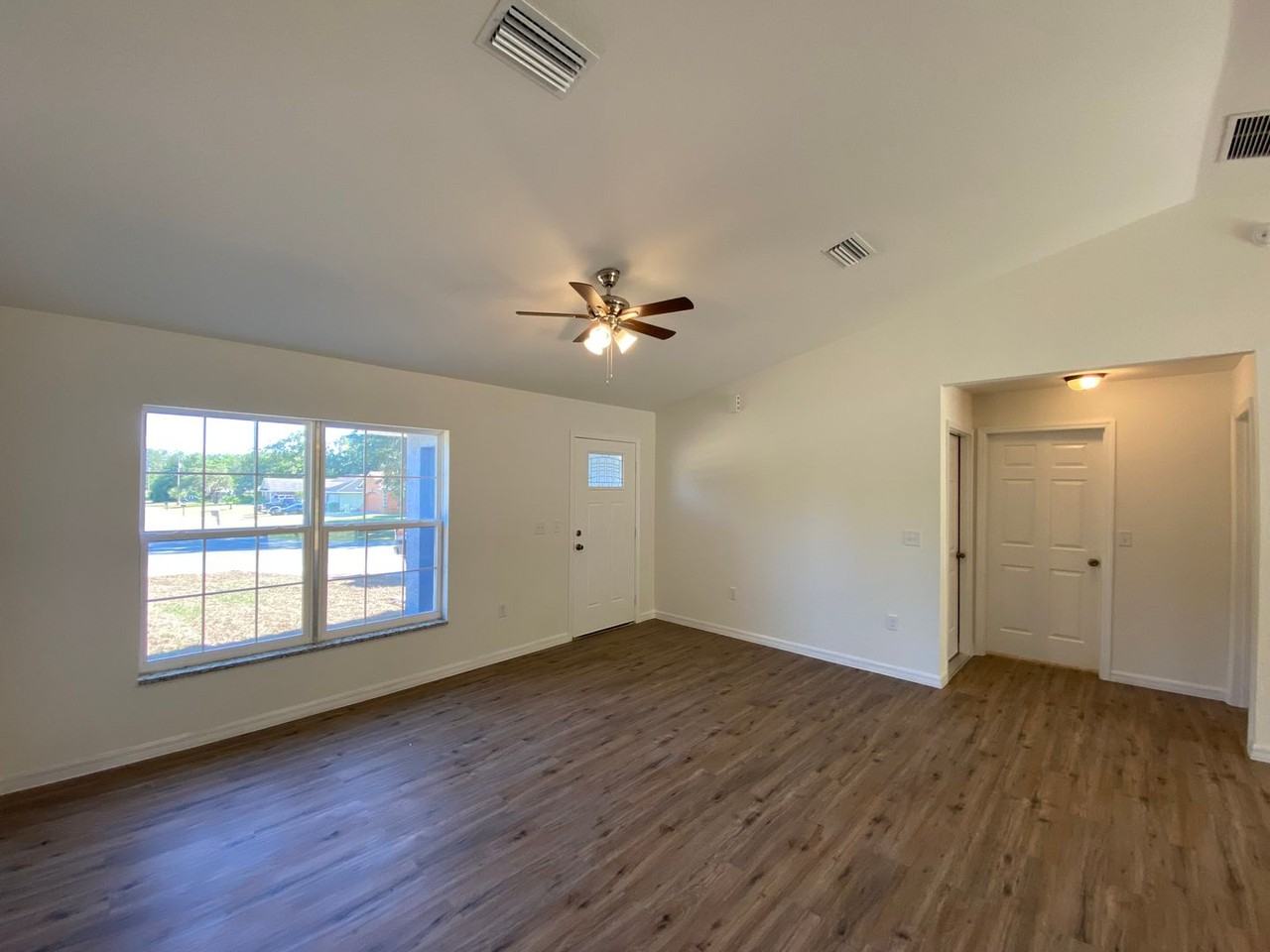 2731 Sw 137th Pl - Photo 6 of 32