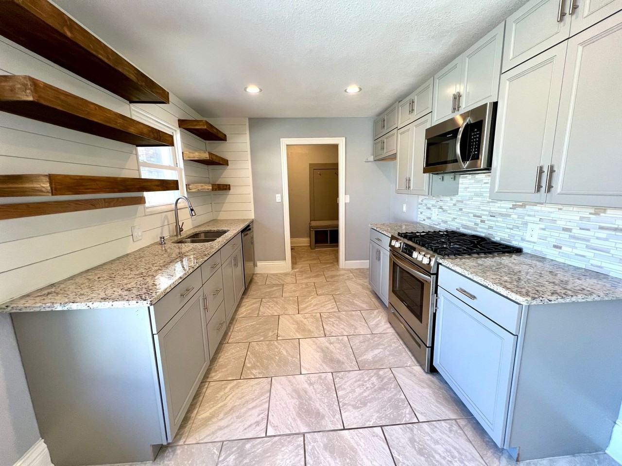 4518 Alpine Pl - Photo 3 of 14