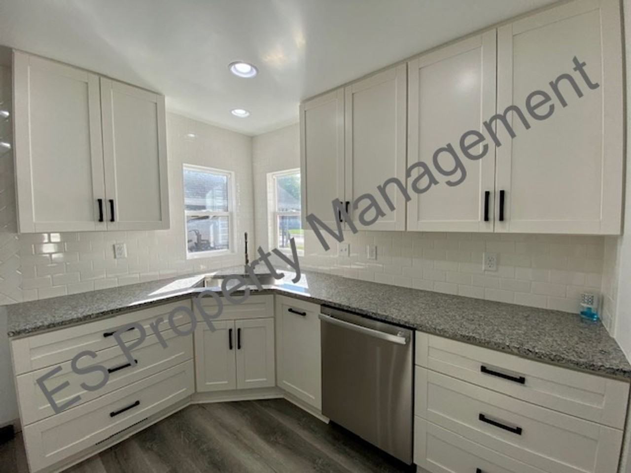 1507 Churchman Ave - Photo 7 of 24