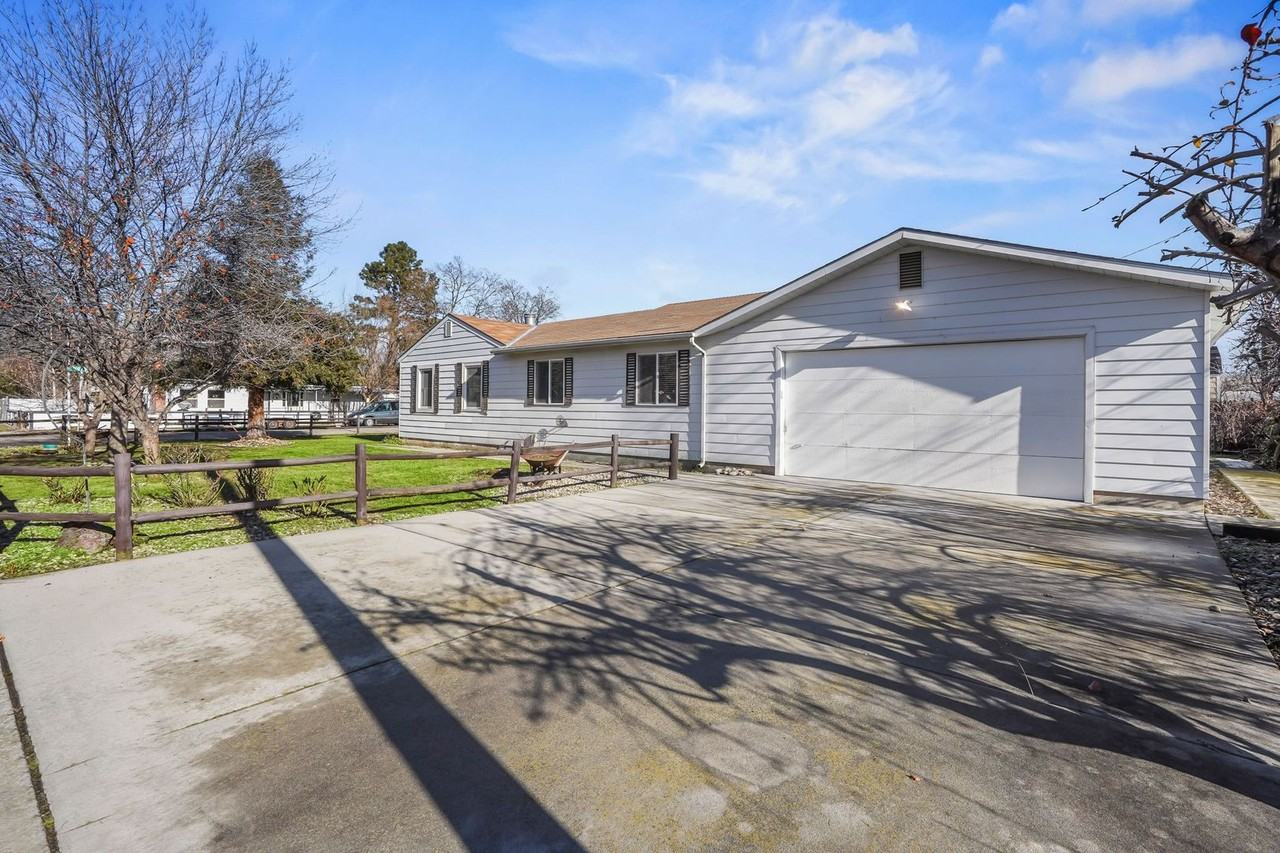 101 E Woodvine St - Photo 3 of 18