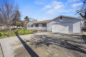 featured image of 101 E Woodvine St