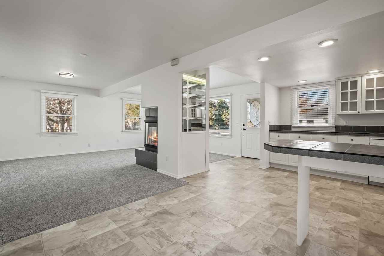 101 E Woodvine St - Photo 5 of 18