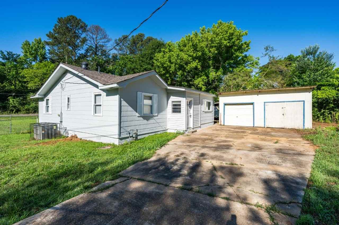 623 Pinewood Ave - Photo 6 of 26