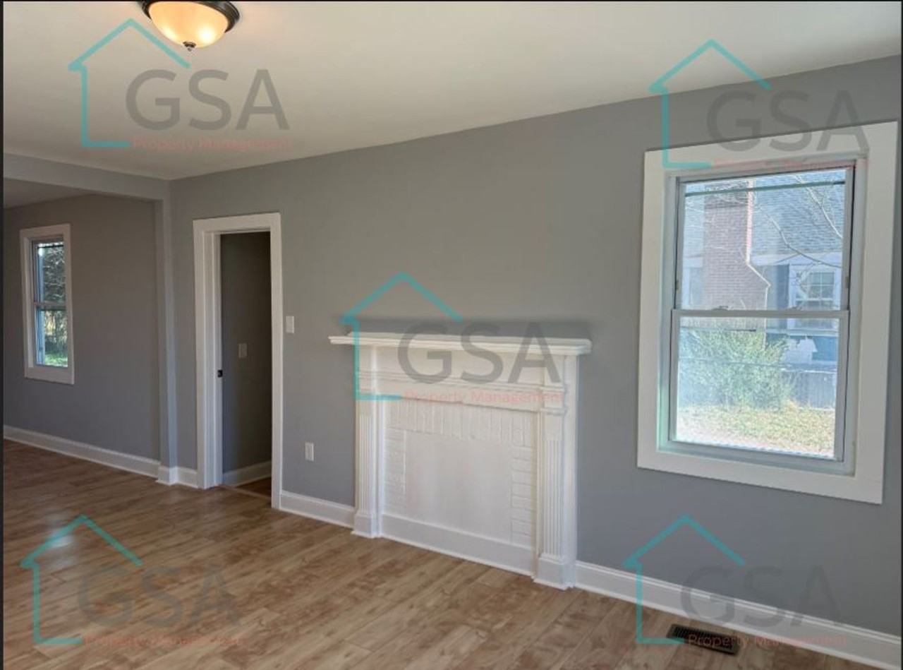 696 Saxon Ave - Photo 3 of 19