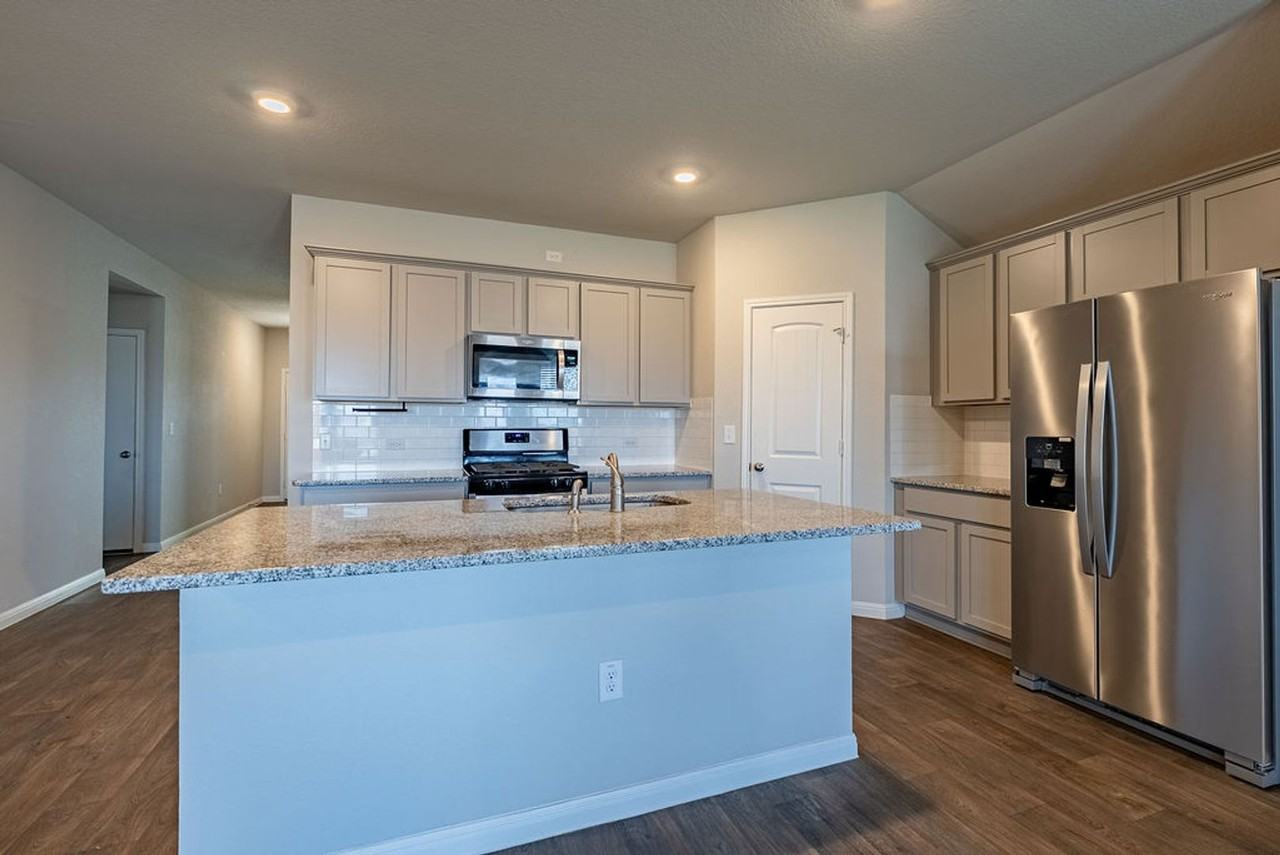 19508 Ann Richards Ave - Photo 5 of 21