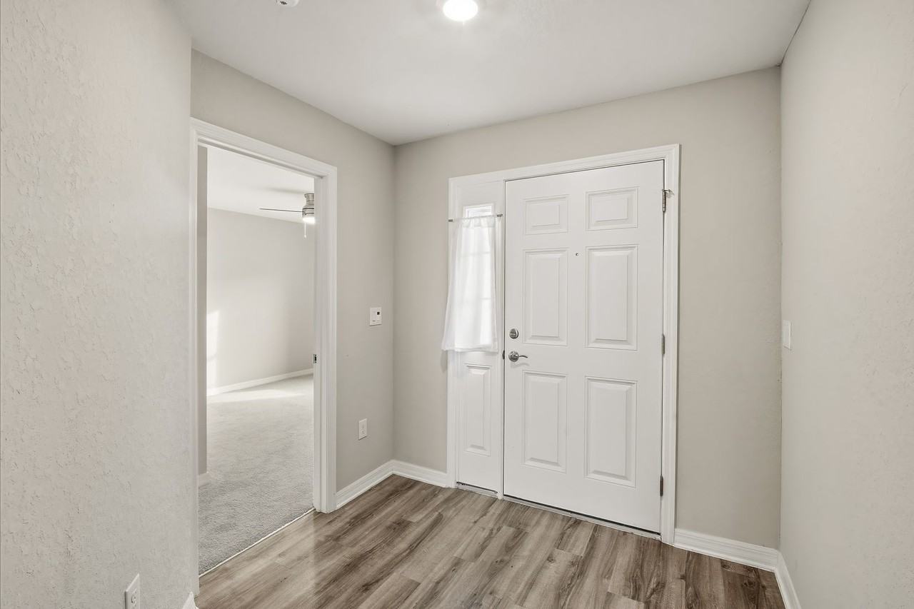 12367 Marshland St - Photo 4 of 25