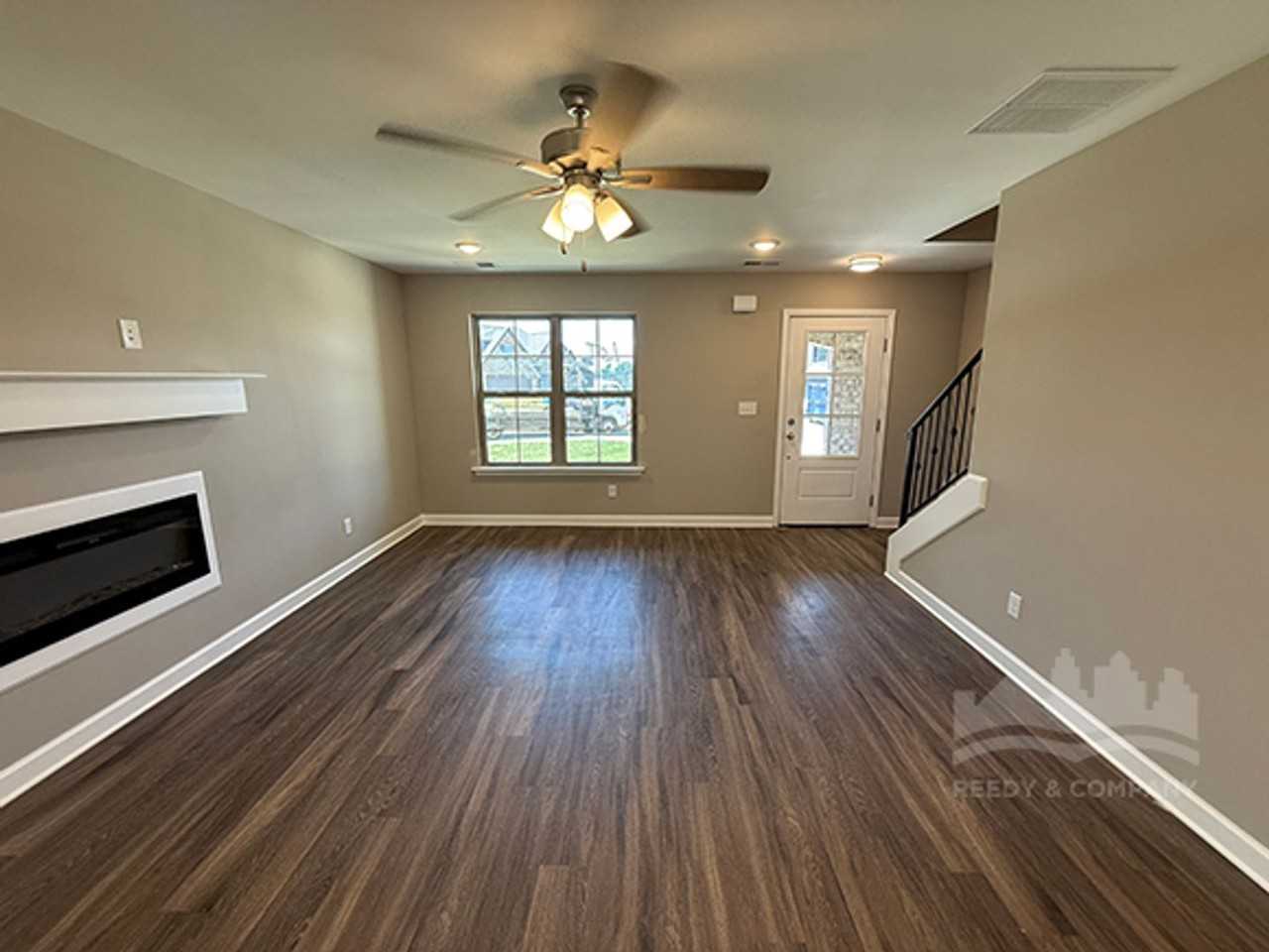 9695 Bloomington Cir S - Photo 4 of 17