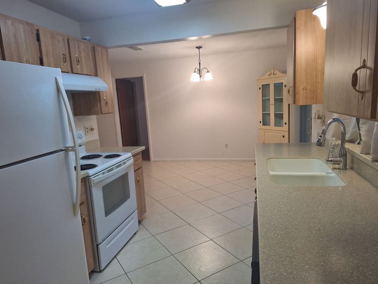 416 Falcon Ave - Photo 5 of 15