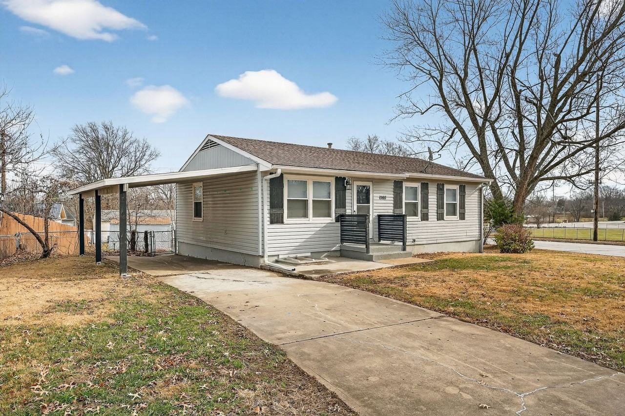 13811 10th Ter - Photo 2 of 32