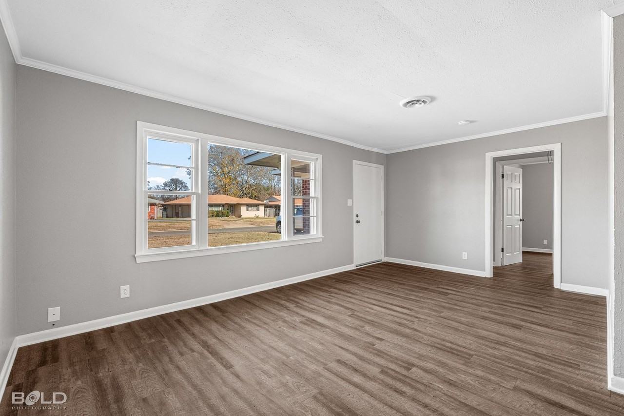 3232 Mcgregor St - Photo 4 of 23