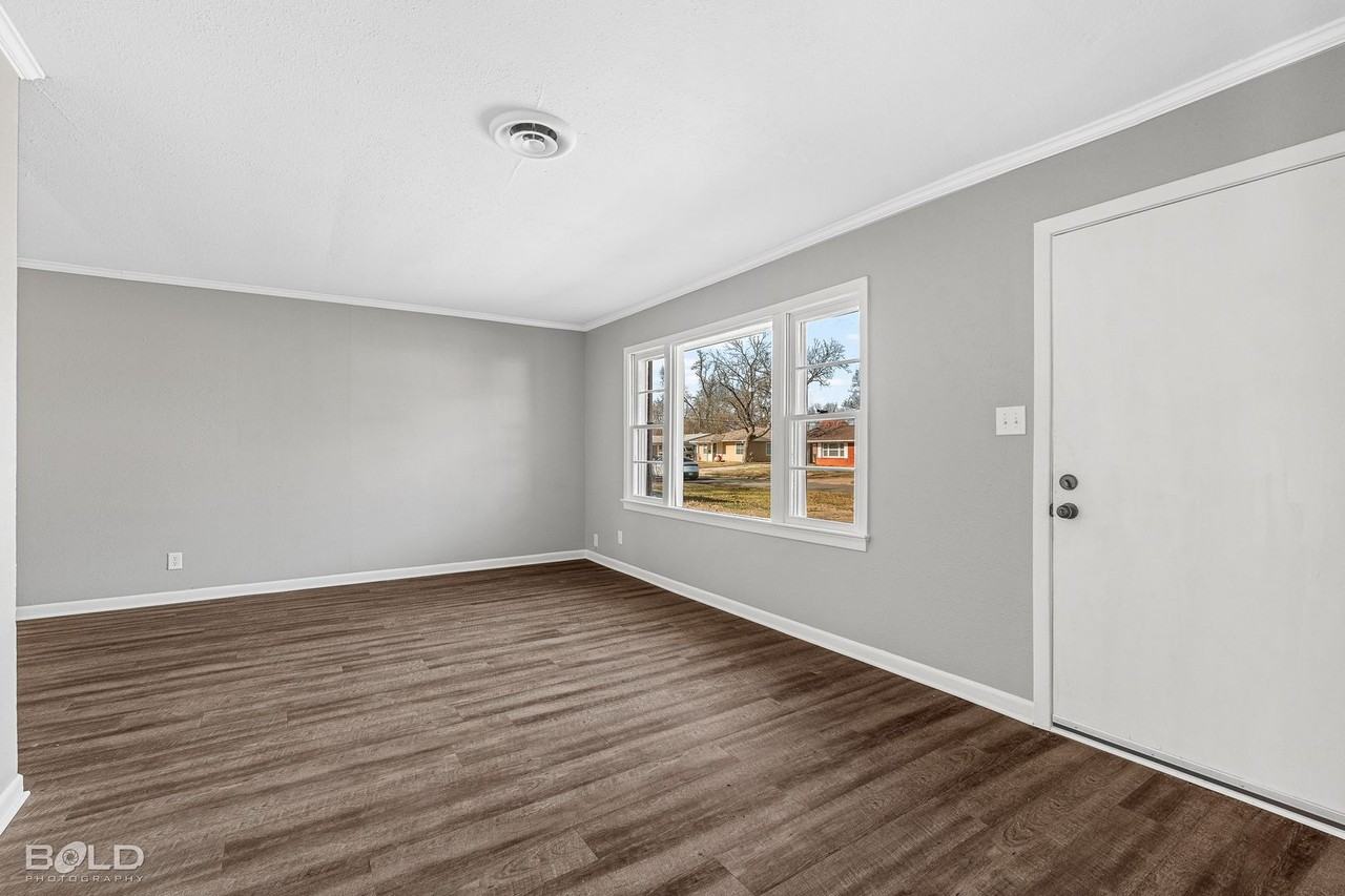 3232 Mcgregor St - Photo 5 of 23