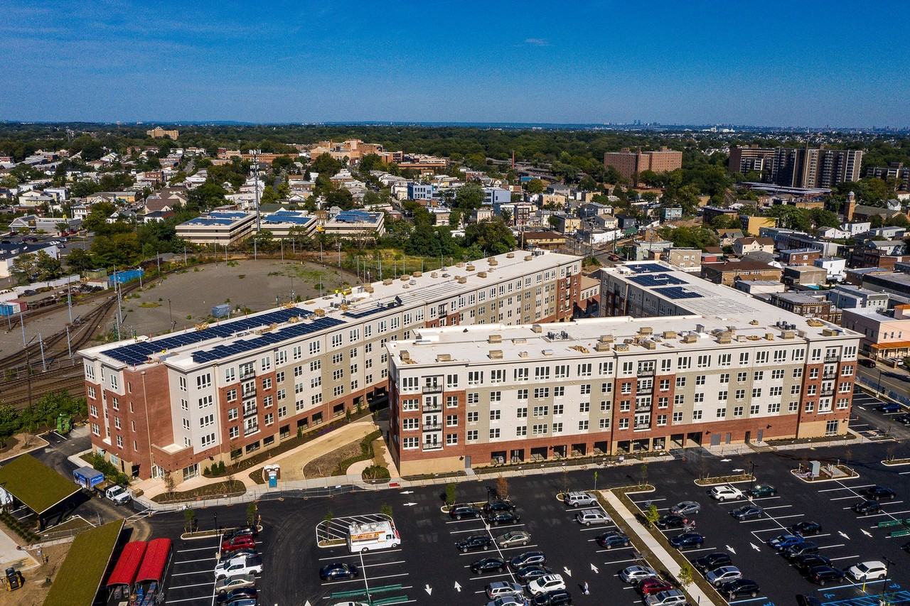 SilverLake - Photo 6 of 50