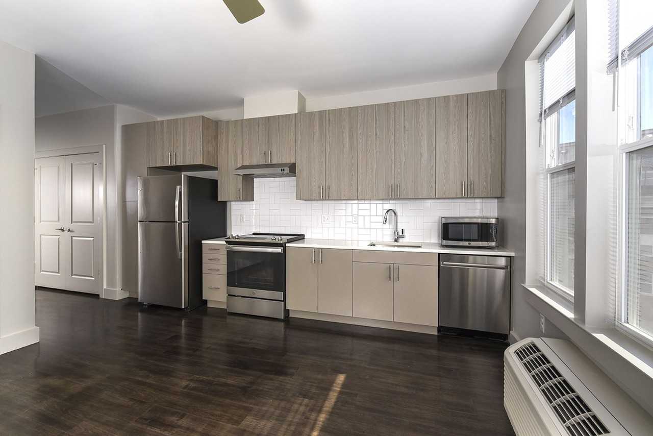 SilverLake - Photo 3 of 50