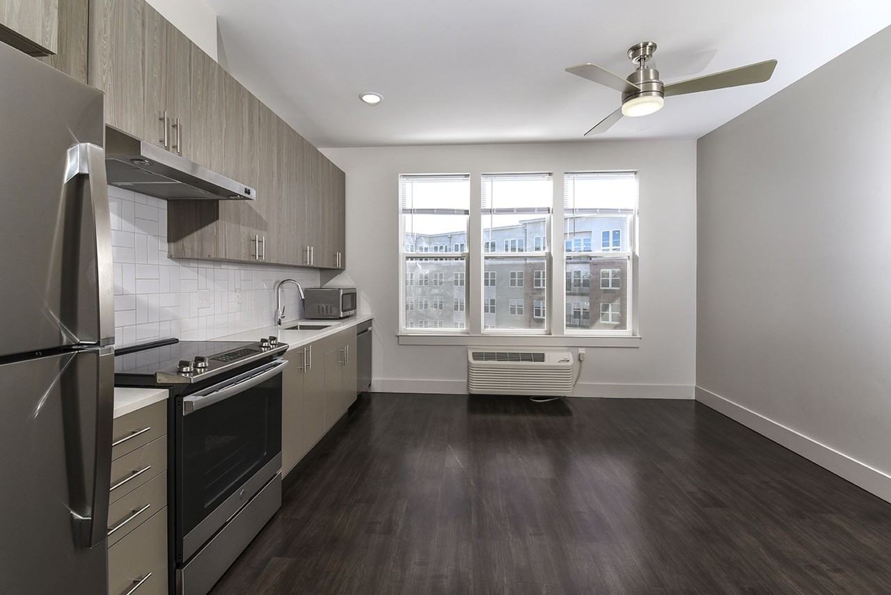 SilverLake - Photo 5 of 50