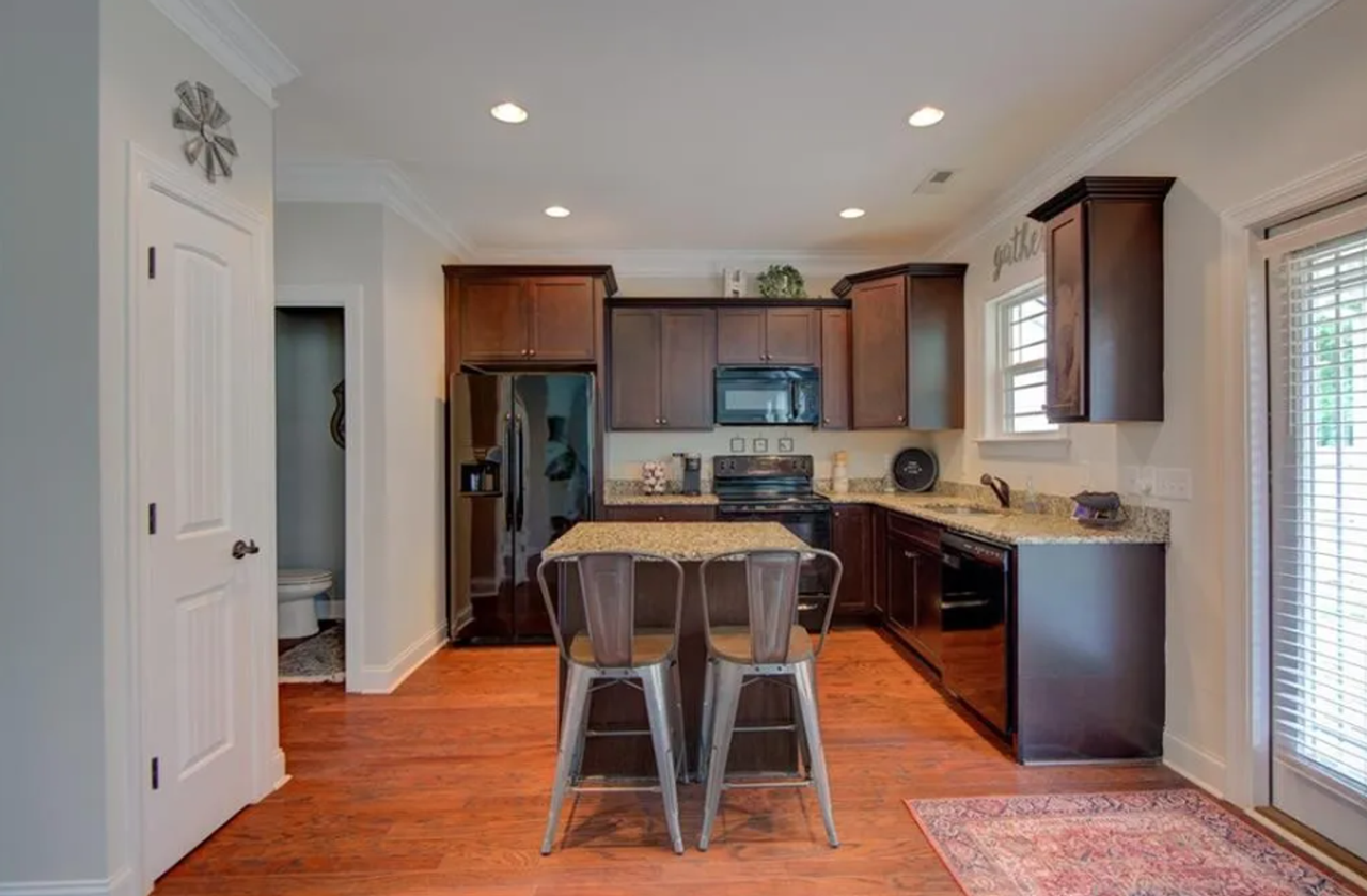 232 Streams Way - Photo 6 of 23