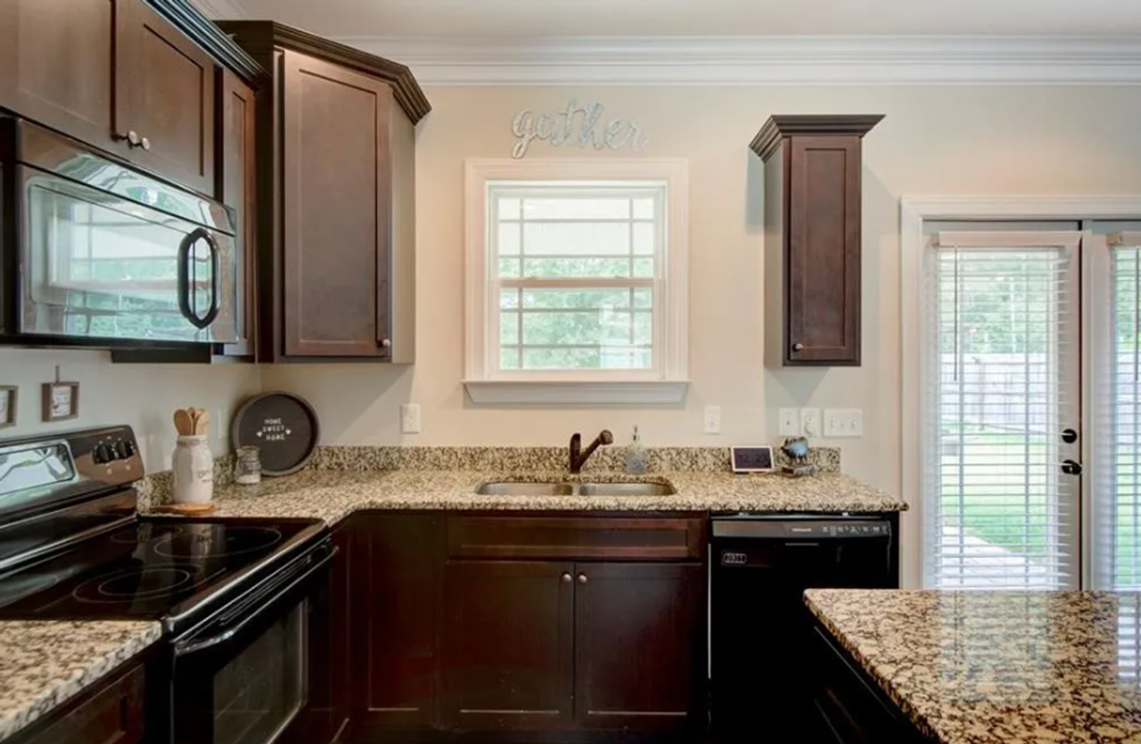 232 Streams Way - Photo 7 of 23