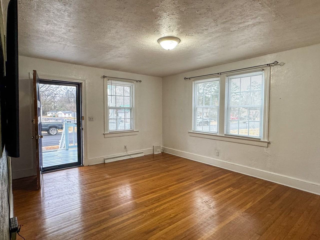 2709 Clingman St - Photo 5 of 32