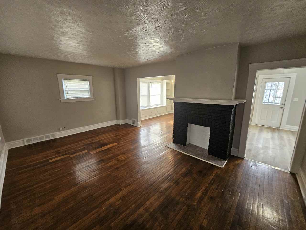 4916 E 85th St #1 - Photo 3 of 17