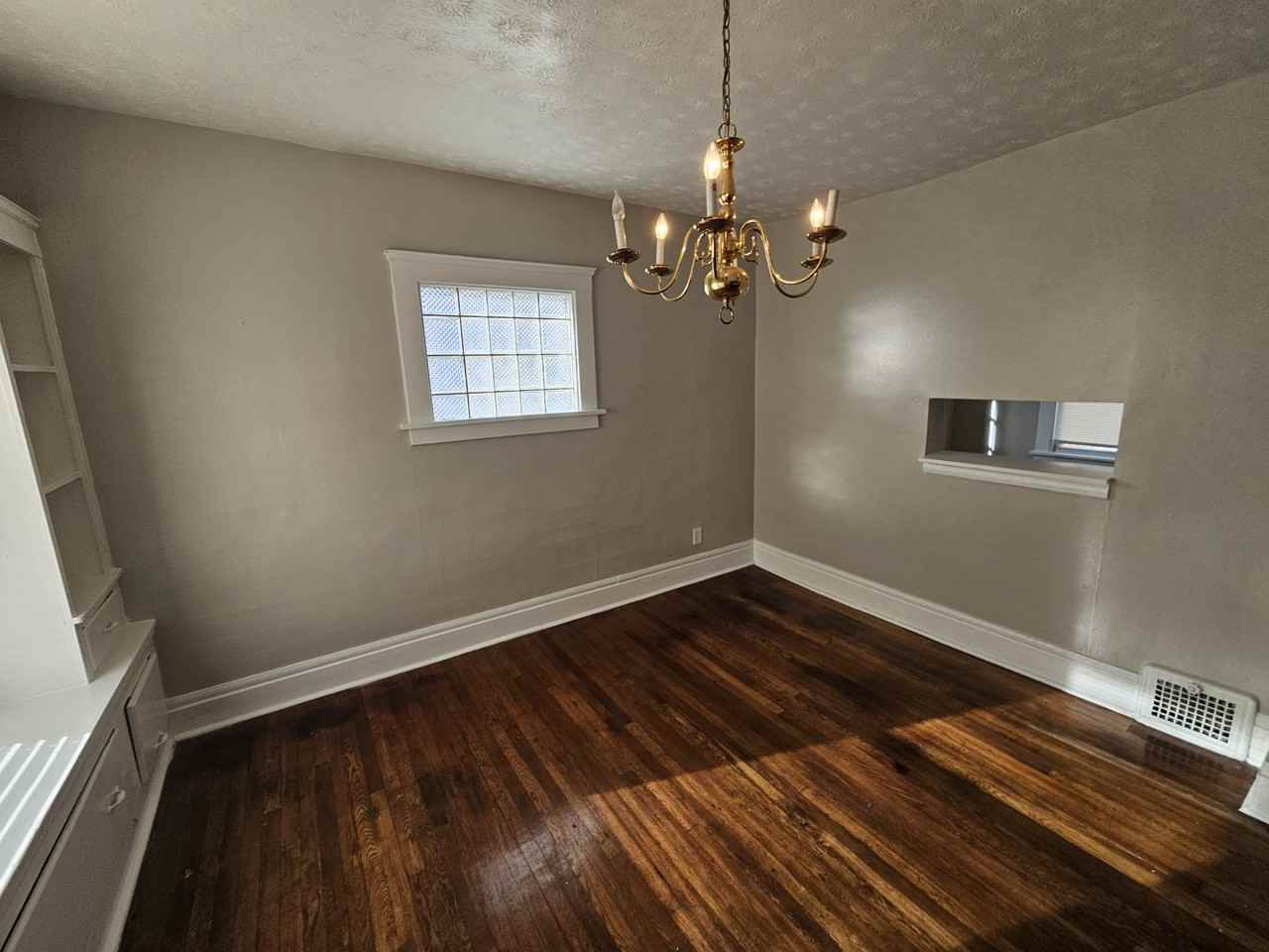 4916 E 85th St #1 - Photo 4 of 17