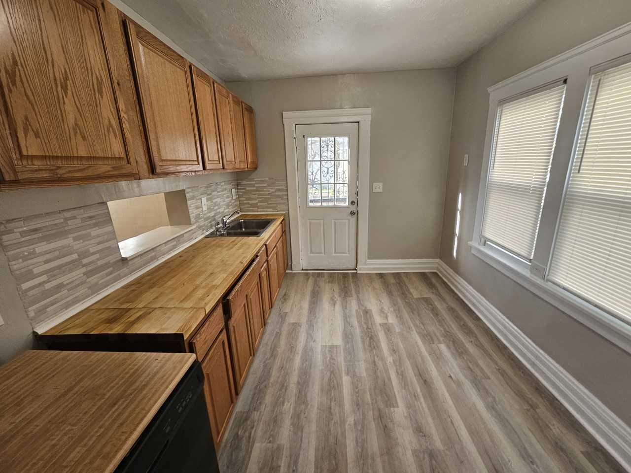 4916 E 85th St #1 - Photo 6 of 17