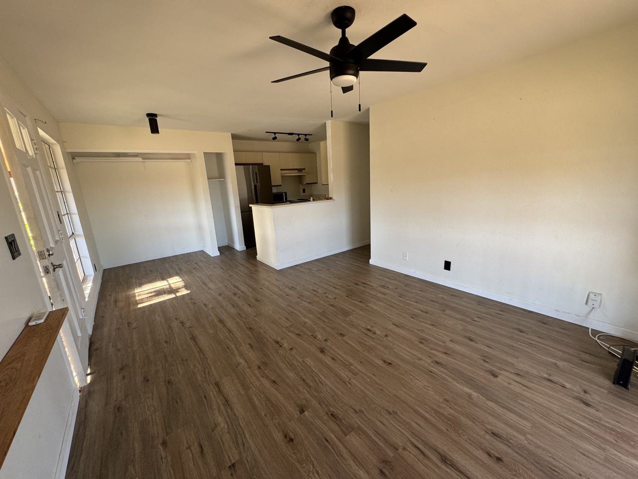 140 Uwapo Road - 5-202Unit 5-202 #5-202 - Photo 2 of 12