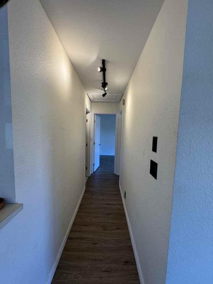 140 Uwapo Road - 5-202Unit 5-202 #5-202 - Photo 4 of 12