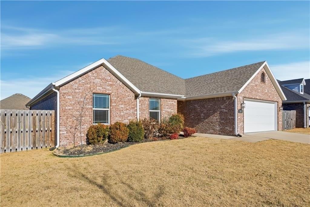 2007 W Gilligan Ave - Photo 2 of 25