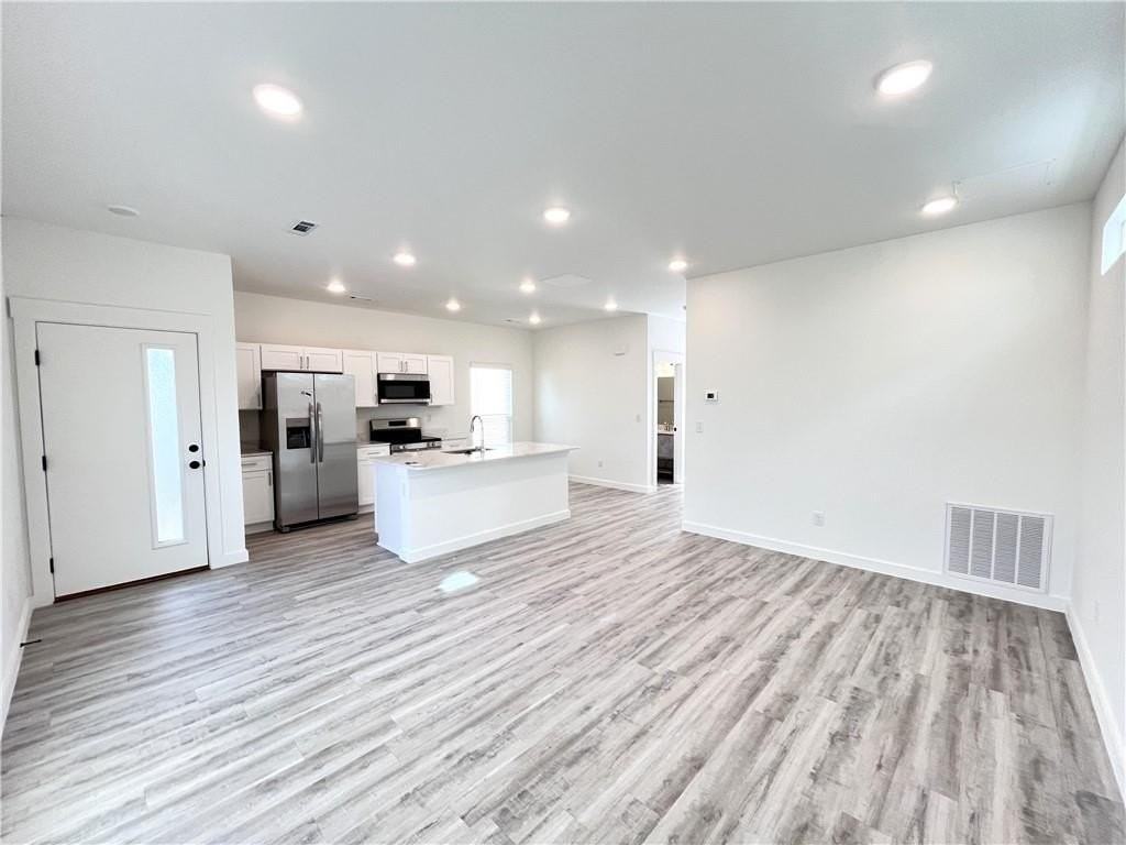 841 Reading Railroad Ln - Photo 3 of 15