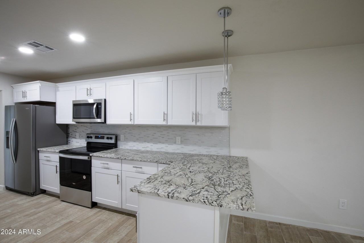 5929 W Nancy Rd - Photo 2 of 28