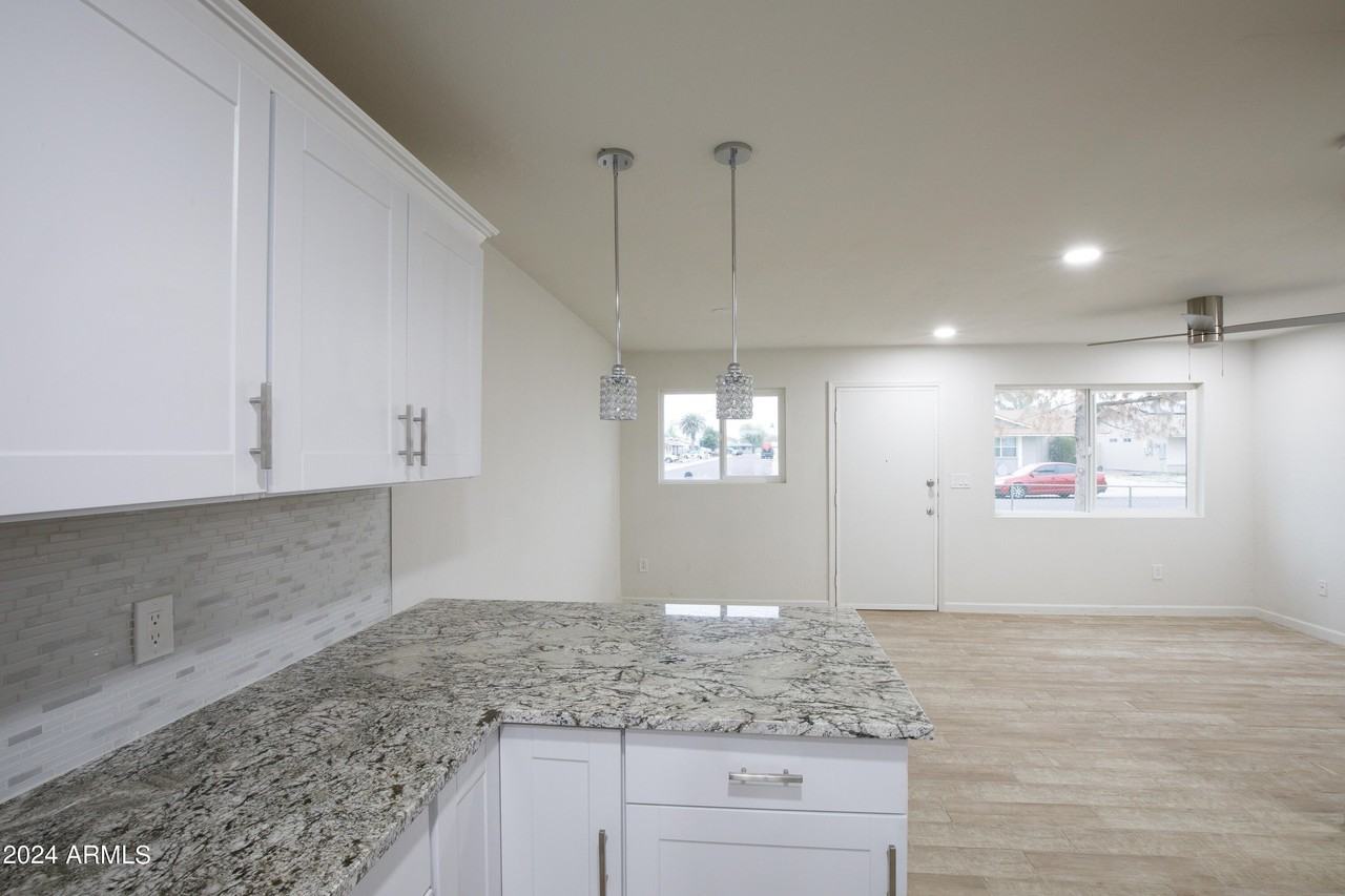 5929 W Nancy Rd - Photo 3 of 28