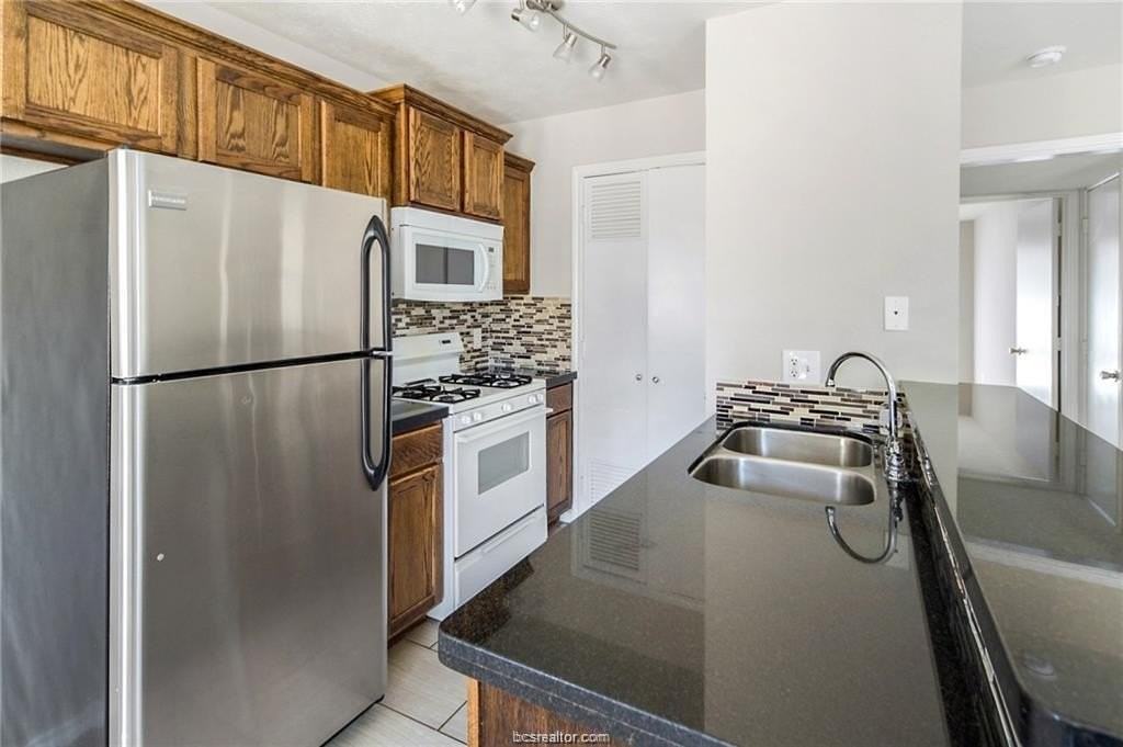 1210 Oney Hervey Dr - Photo 7 of 20