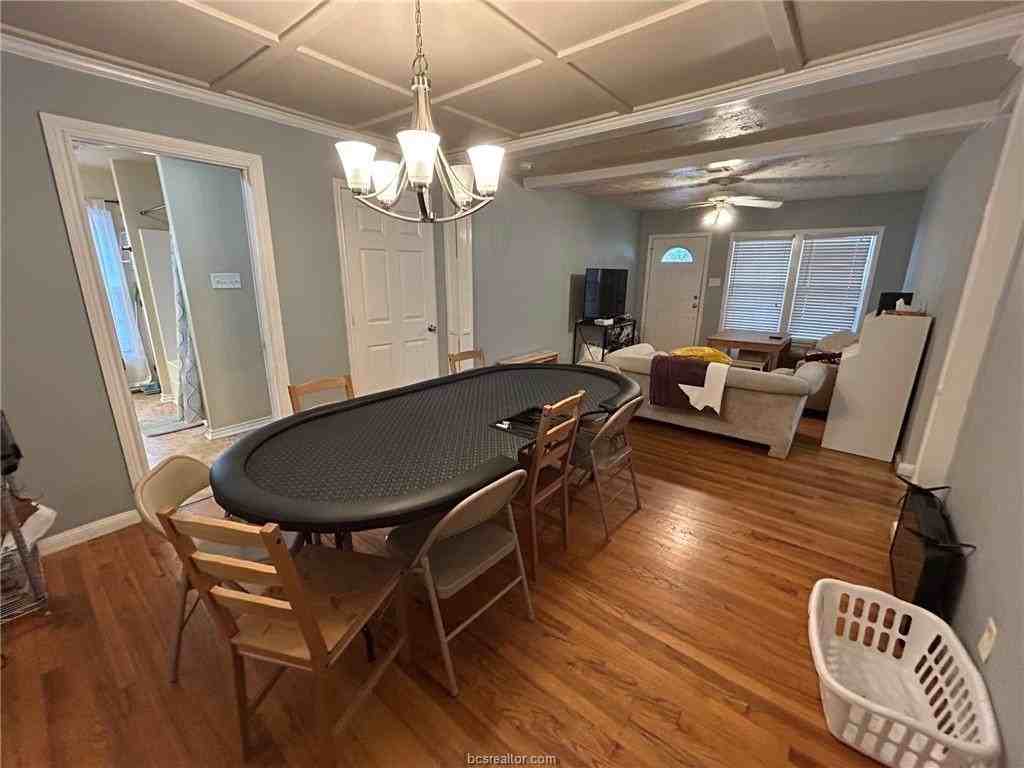 710 Enfield St - Photo 6 of 19