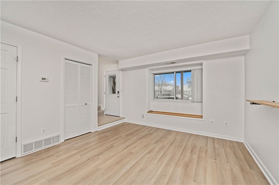 154 Norwich Dr - Photo 3 of 24