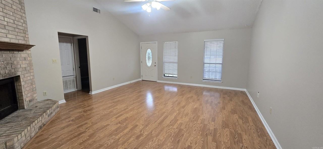 1210 Edgewood Dr - Photo 4 of 11