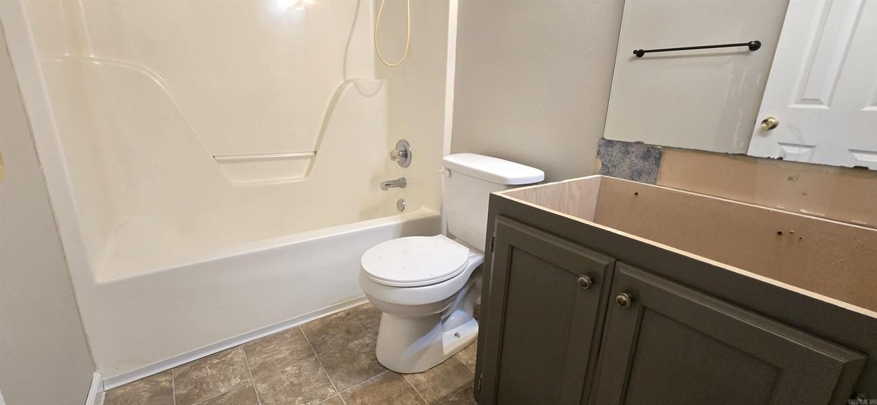 1210 Edgewood Dr - Photo 6 of 11