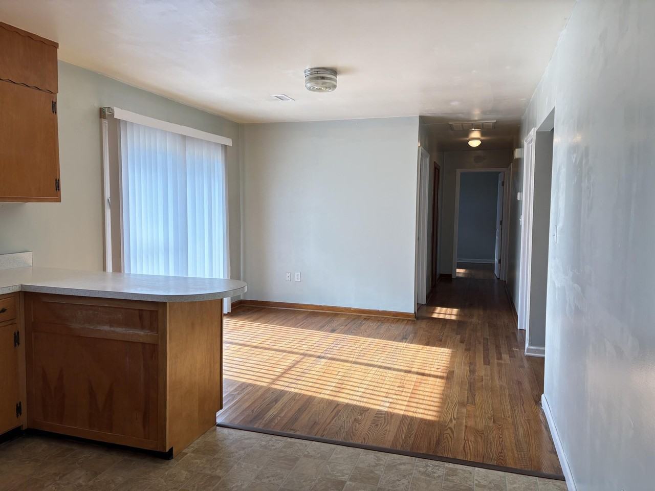 430 Steele Rd - Photo 5 of 15