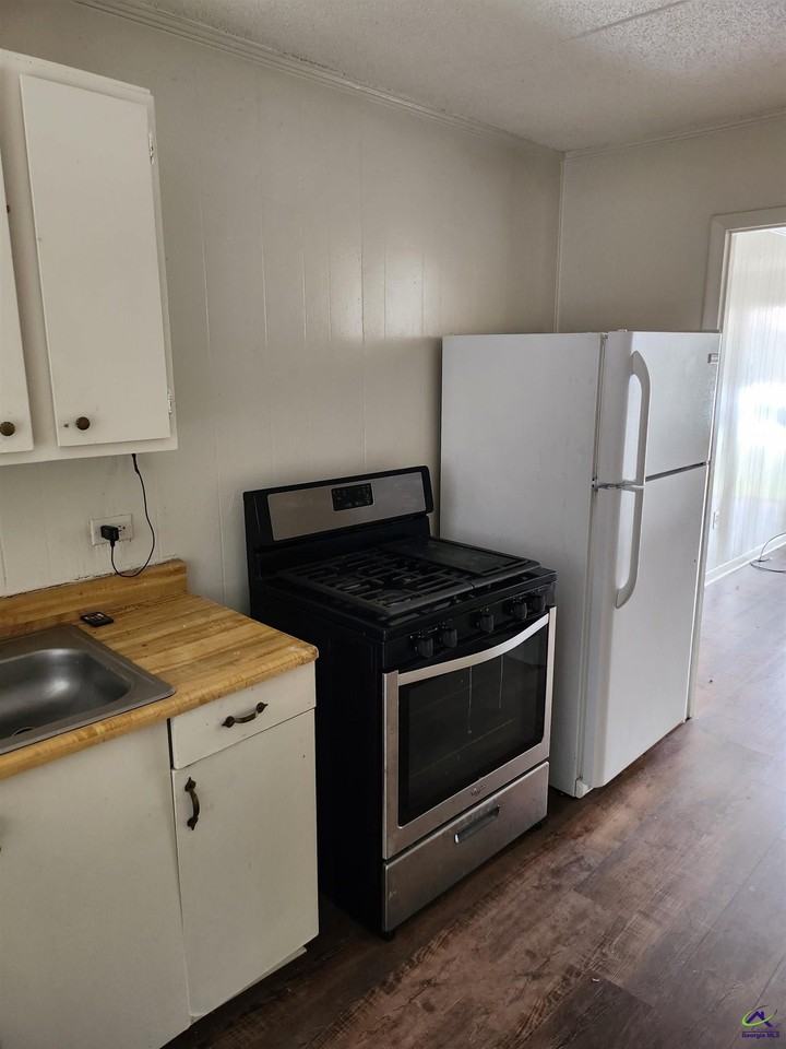 1087 Booth Rd Apt G - Photo 4 of 10