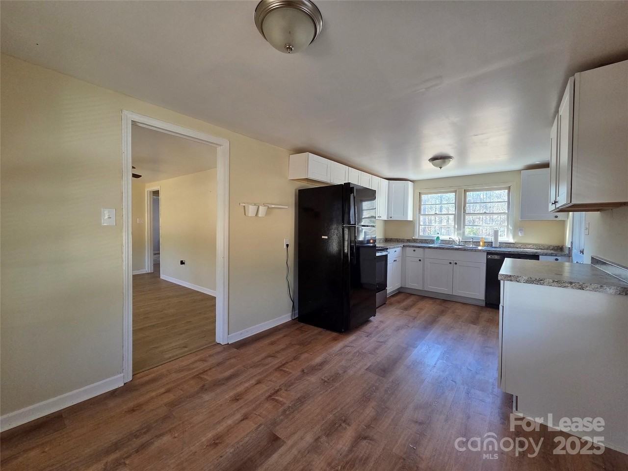 8334 Oaktree Rd - Photo 4 of 15