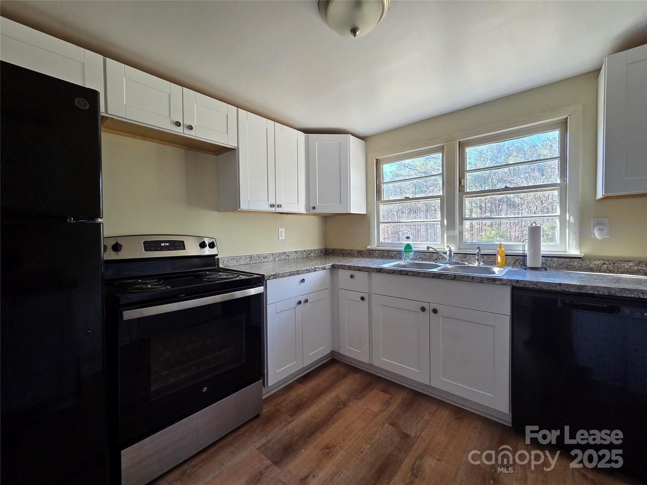 8334 Oaktree Rd - Photo 6 of 15