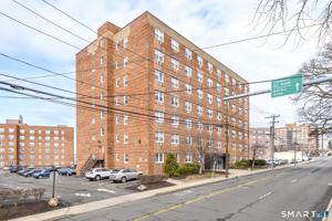 featured image of 140 Grove St #2A