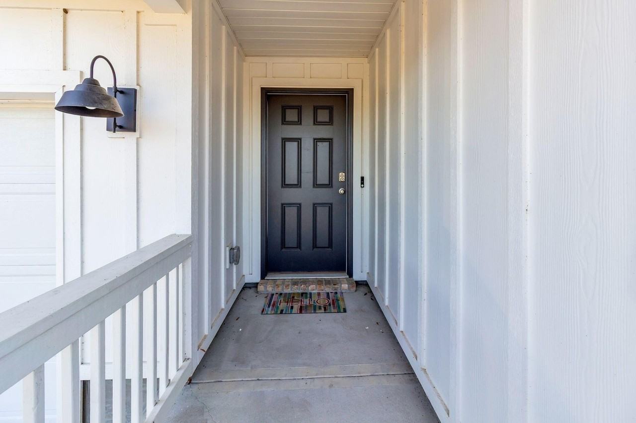 3021 Jane Ln - Photo 4 of 36