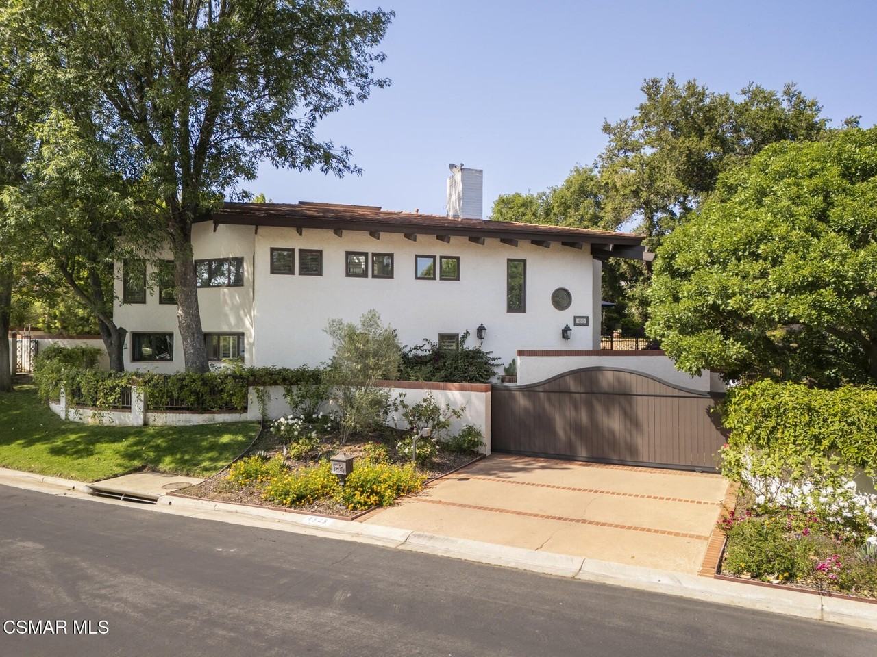 4525 Rayburn St - Photo 6 of 50