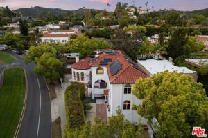 featured image of 2240 Hillhurst Ave