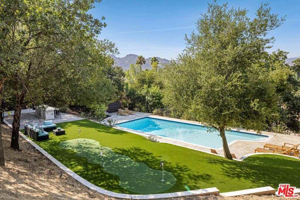 9425 Gierson Ave - Photo 6 of 40