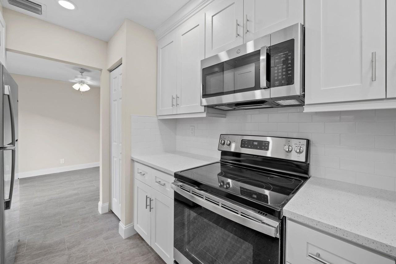 1600 Nw 15th Ave - Photo 7 of 23